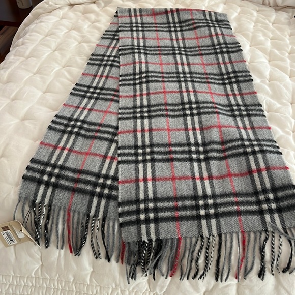 Burberry Cashmere Scarf - Picture 1 of 3